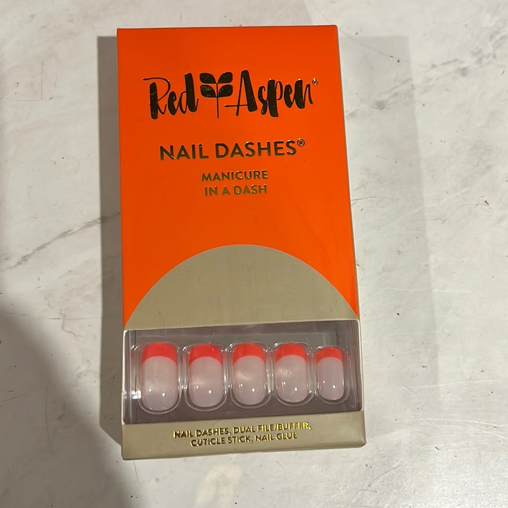 Red Aspen Nail Dashes